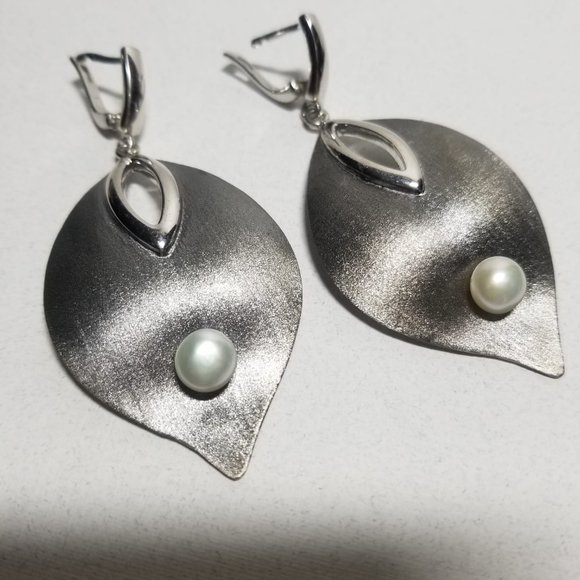 925 Sterling Silver Non Tarnish Large Teardrop Inverted Pear Pearl Earrings - Picture 1 of 10